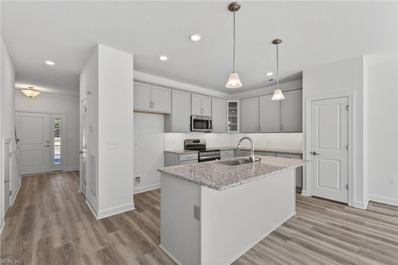 Photo 6 of 28 residential for sale in Chesapeake virginia