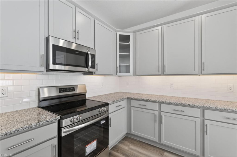 Photo 7 of 28 residential for sale in Chesapeake virginia