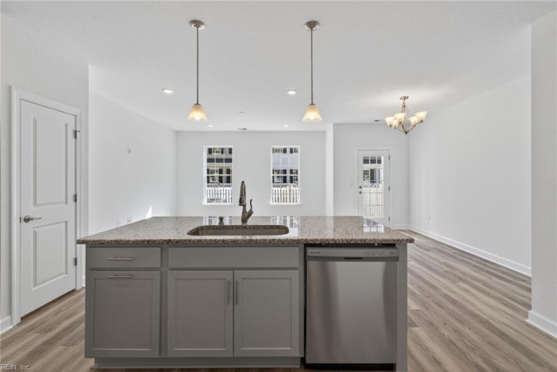 Photo 8 of 28 residential for sale in Chesapeake virginia
