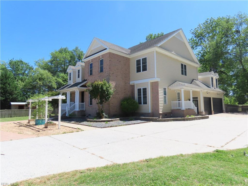 Photo 2 of 46 residential for sale in Chesapeake virginia