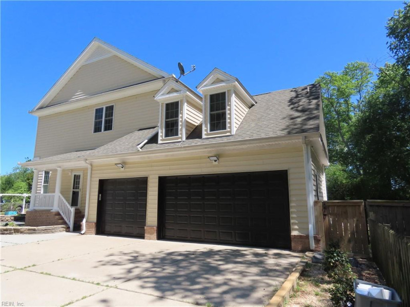 Photo 3 of 46 residential for sale in Chesapeake virginia