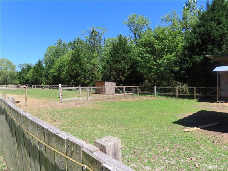 Photo 5 of 46 residential for sale in Chesapeake virginia