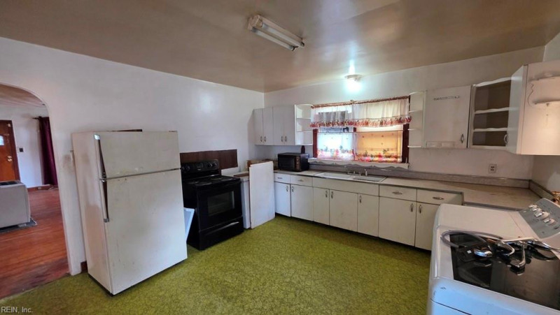 Photo 16 of 20 residential for sale in Chesapeake virginia