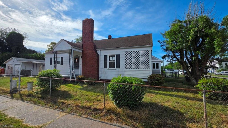 Photo 2 of 20 residential for sale in Chesapeake virginia