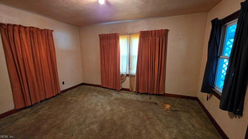 Photo 9 of 20 residential for sale in Chesapeake virginia