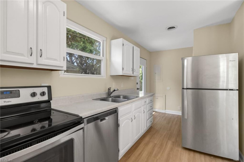 Photo 12 of 25 residential for sale in Norfolk virginia