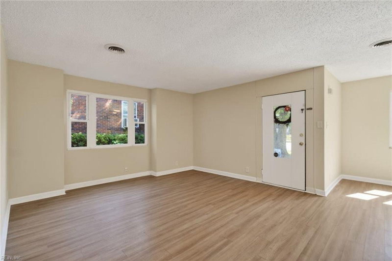 Photo 4 of 25 residential for sale in Norfolk virginia