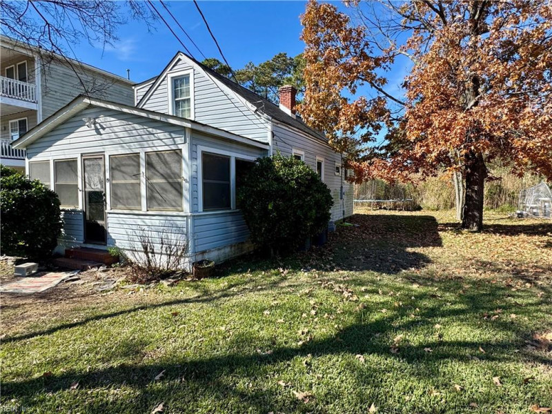 Photo 1 of 33 residential for sale in Hampton virginia