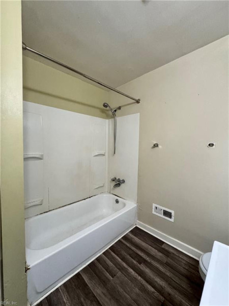 Photo 12 of 33 residential for sale in Hampton virginia