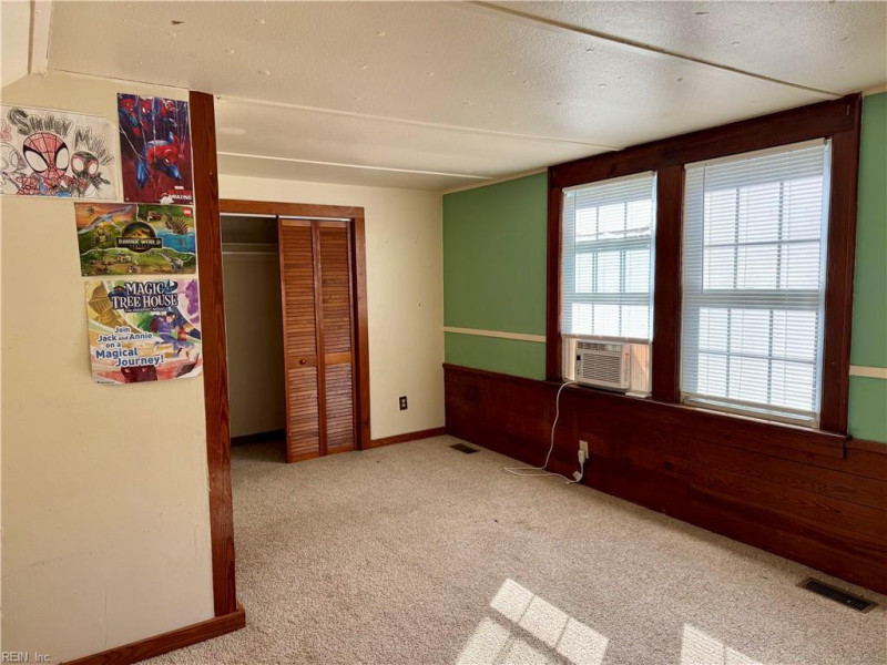 Photo 15 of 33 residential for sale in Hampton virginia