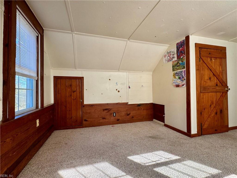 Photo 16 of 33 residential for sale in Hampton virginia