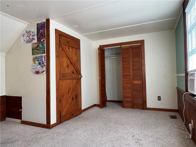 Photo 17 of 33 residential for sale in Hampton virginia