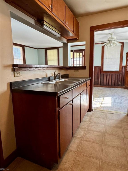Photo 7 of 33 residential for sale in Hampton virginia