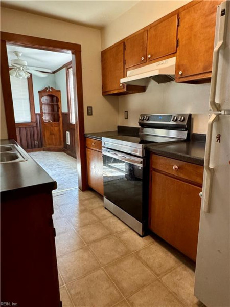 Photo 8 of 33 residential for sale in Hampton virginia