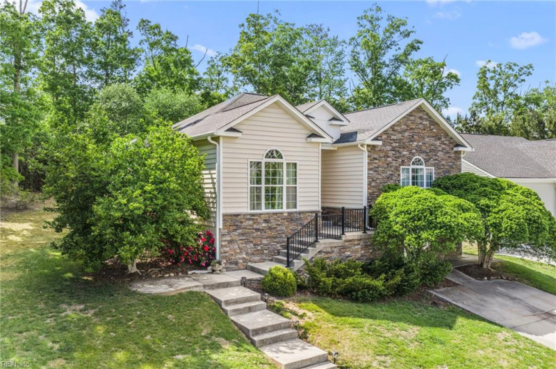 Photo 2 of 43 residential for sale in New Kent County virginia