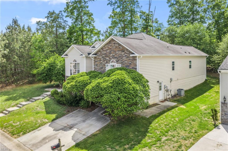 Photo 40 of 43 residential for sale in New Kent County virginia