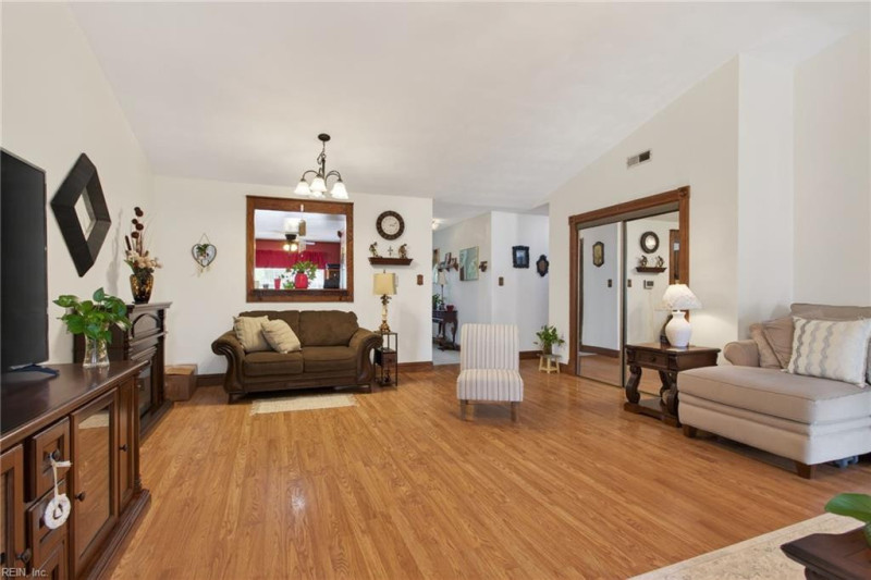 Photo 14 of 50 residential for sale in Chesapeake virginia Photo 14 of 50 residential for sale in Chesapeake virginia