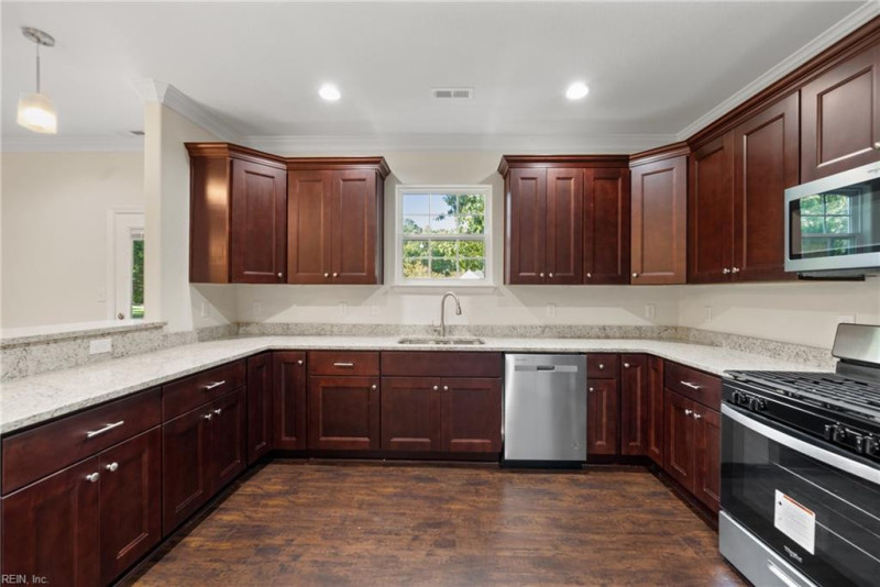 Photo 13 of 34 residential for sale in Newport News virginia
