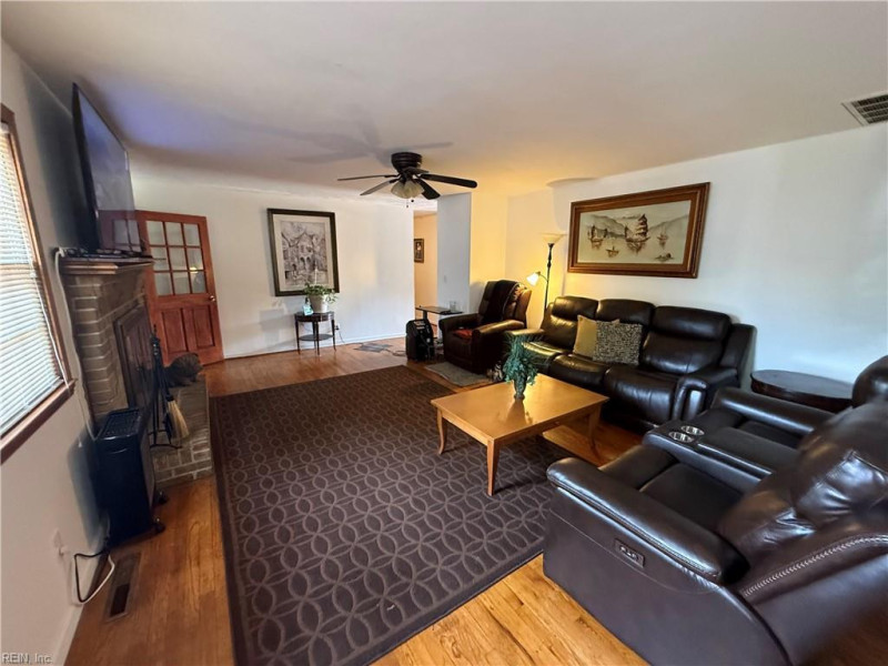 Photo 36 of 46 residential for sale in Chesapeake virginia Photo 36 of 46 residential for sale in Chesapeake virginia