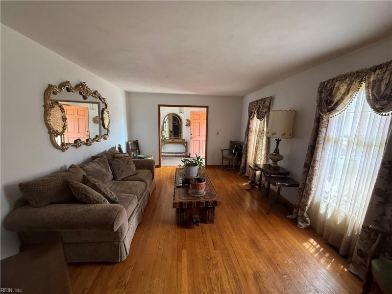Photo 4 of 46 residential for sale in Chesapeake virginia Photo 4 of 46 residential for sale in Chesapeake virginia