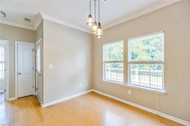 Photo 10 of 38 residential for sale in Suffolk virginia