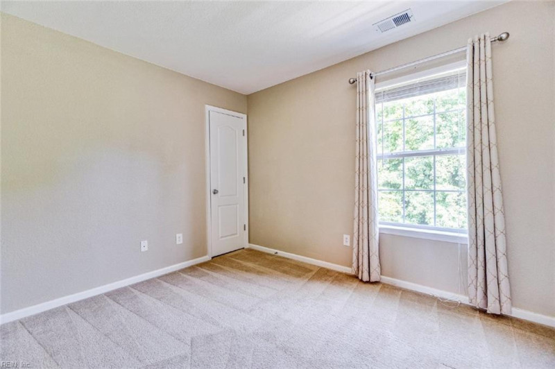 Photo 25 of 38 residential for sale in Suffolk virginia