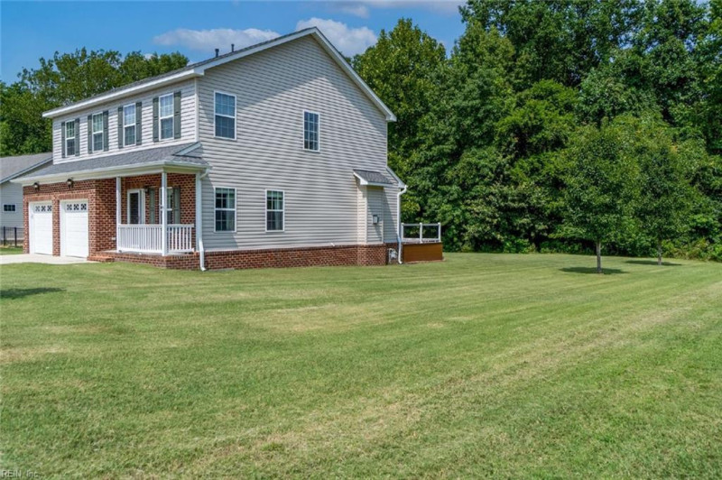 Photo 3 of 38 residential for sale in Suffolk virginia