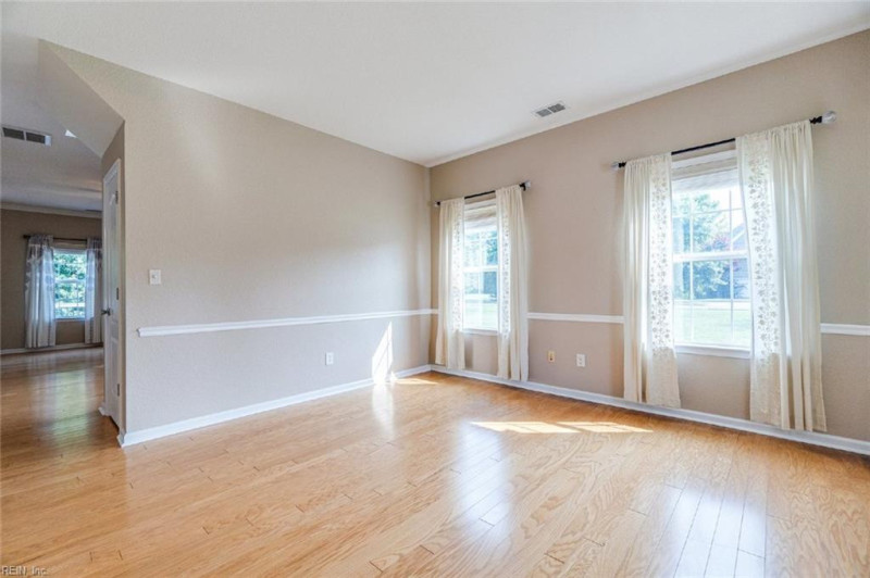 Photo 5 of 38 residential for sale in Suffolk virginia