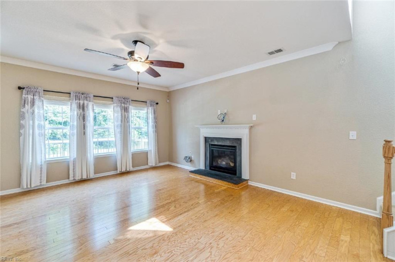 Photo 8 of 38 residential for sale in Suffolk virginia