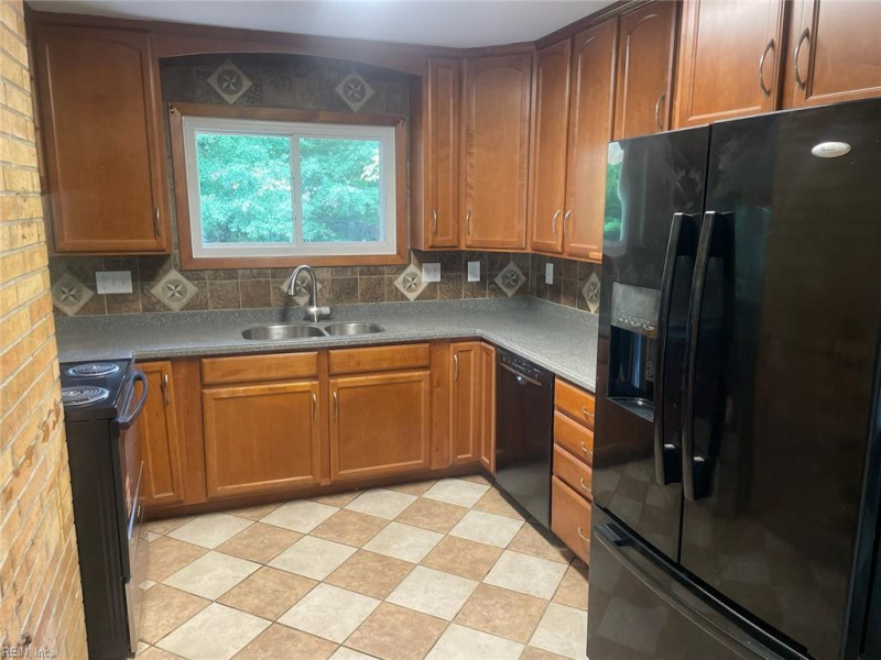 Photo 16 of 28 residential for sale in Newport News virginia