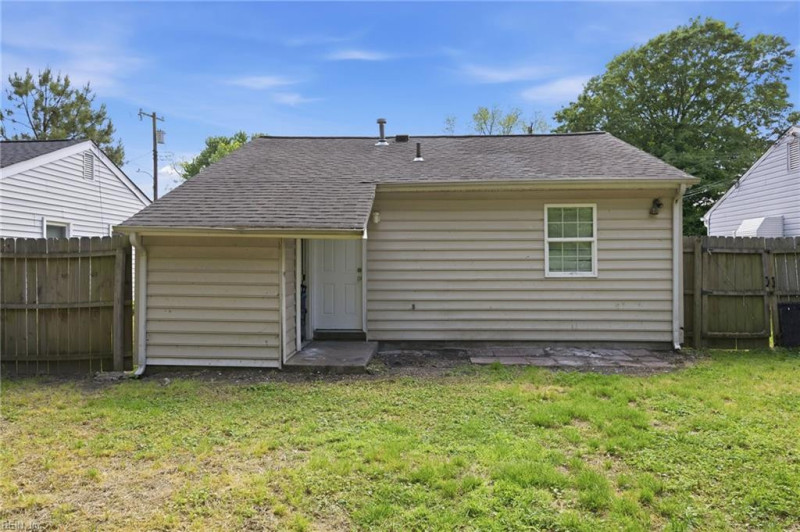 Photo 18 of 24 residential for sale in Hampton virginia