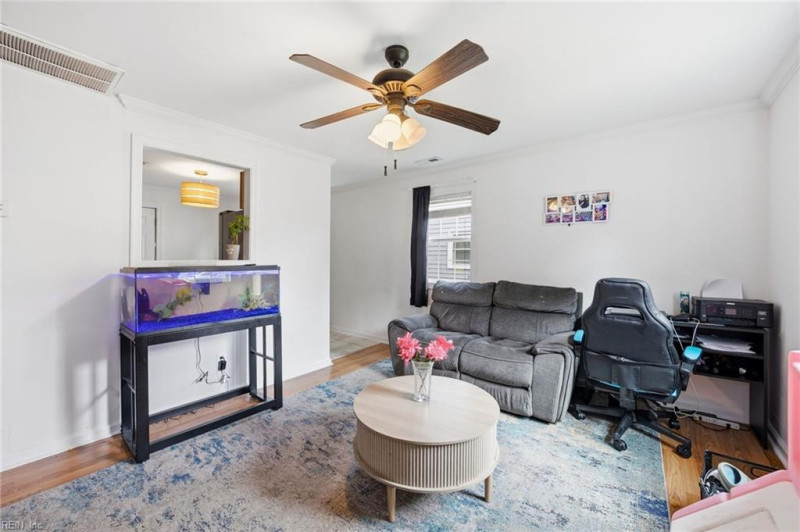Photo 4 of 24 residential for sale in Hampton virginia