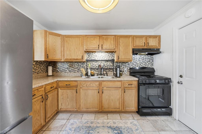 Photo 7 of 24 residential for sale in Hampton virginia