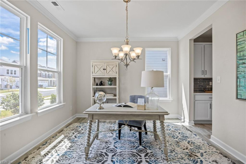 Photo 4 of 18 residential for sale in Suffolk virginia