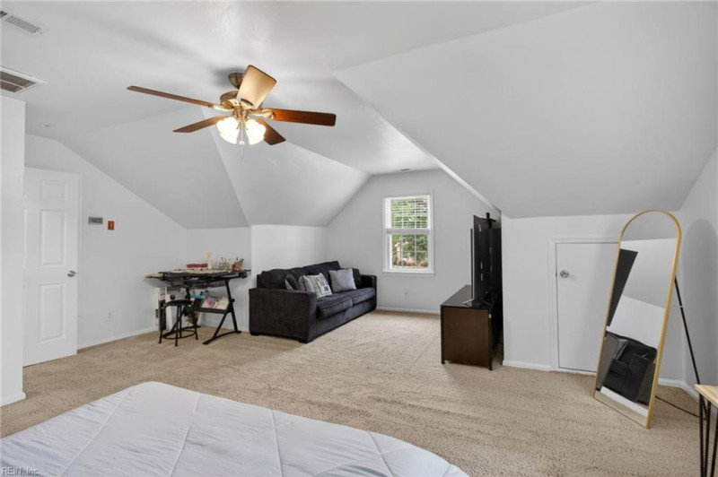 Photo 16 of 32 residential for sale in Suffolk virginia