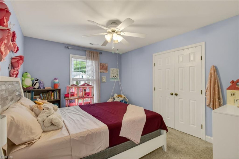Photo 17 of 32 residential for sale in Suffolk virginia