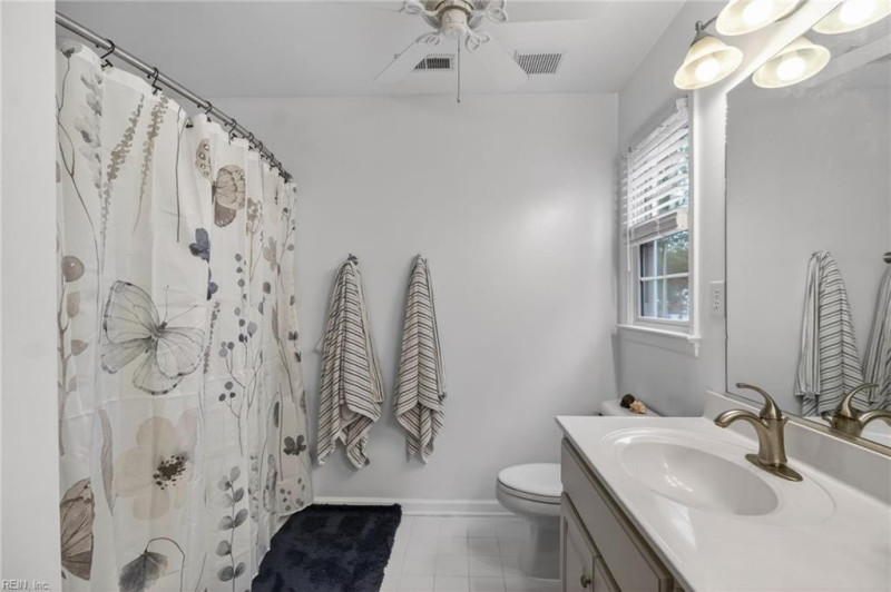 Photo 19 of 32 residential for sale in Suffolk virginia