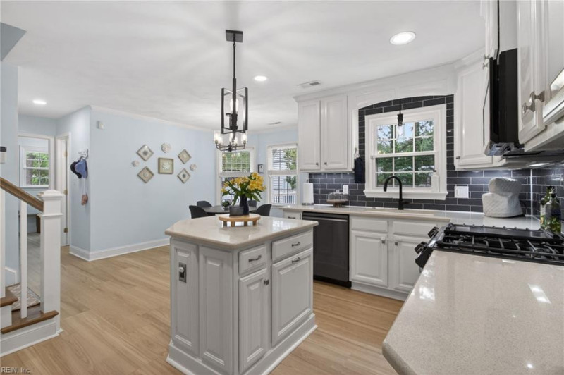 Photo 5 of 32 residential for sale in Suffolk virginia