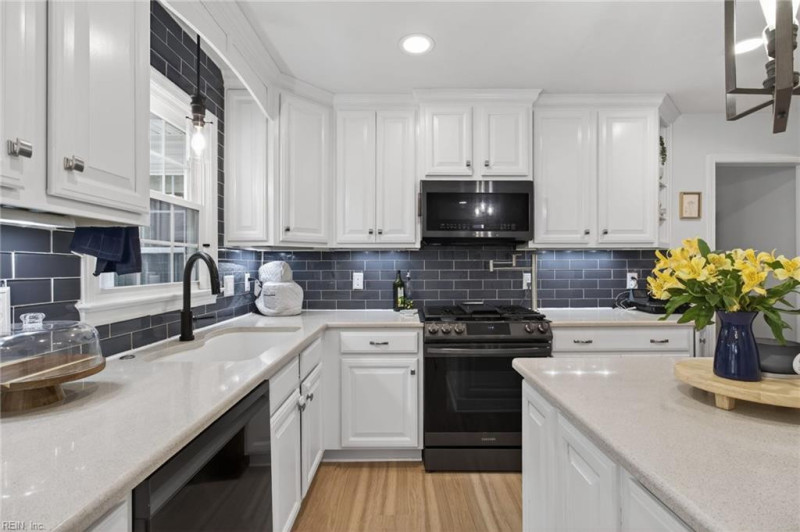 Photo 7 of 32 residential for sale in Suffolk virginia