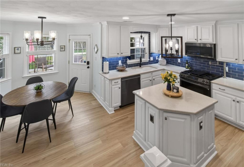 Photo 9 of 32 residential for sale in Suffolk virginia
