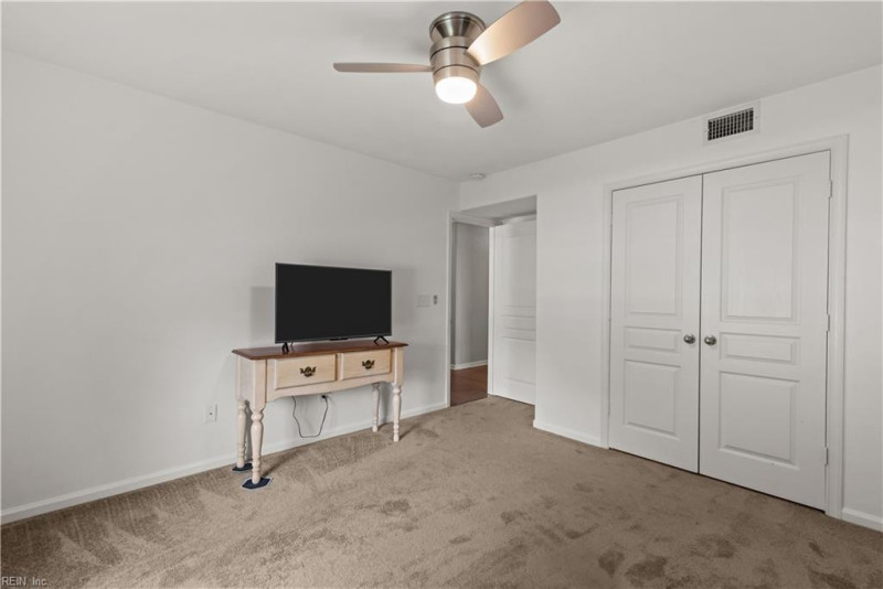 Photo 11 of 39 residential for sale in Suffolk virginia