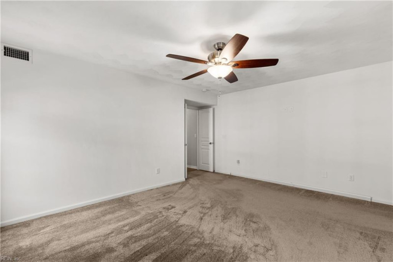 Photo 16 of 39 residential for sale in Suffolk virginia