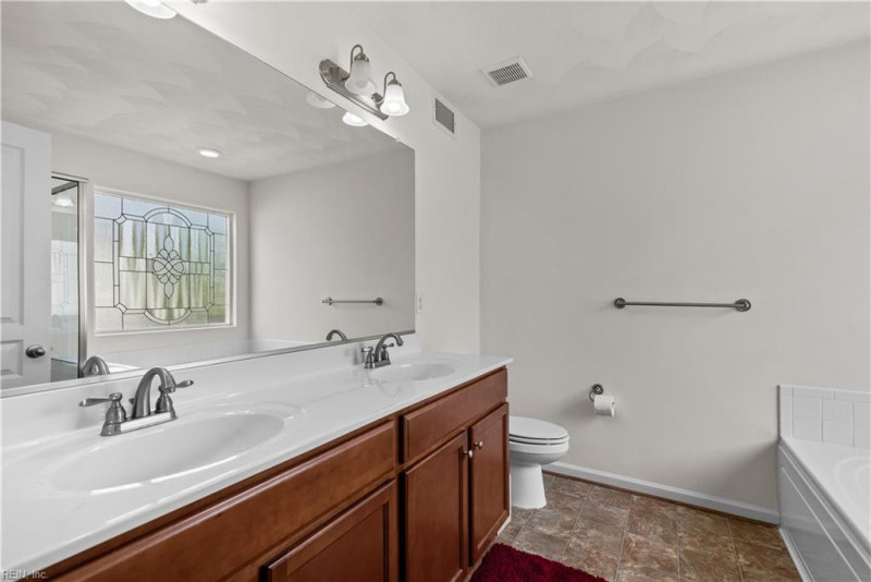 Photo 18 of 39 residential for sale in Suffolk virginia
