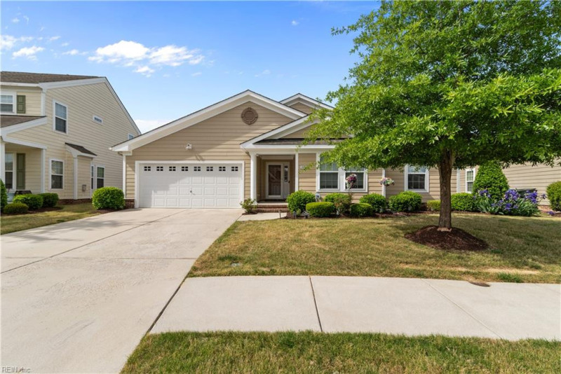 Photo 3 of 39 residential for sale in Suffolk virginia