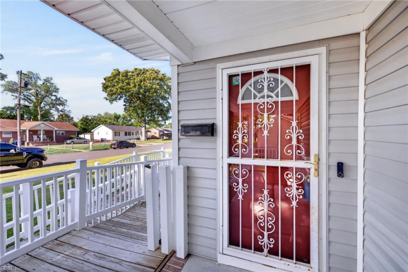 Photo 4 of 23 residential for sale in Portsmouth virginia