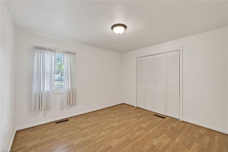 Photo 7 of 23 residential for sale in Portsmouth virginia