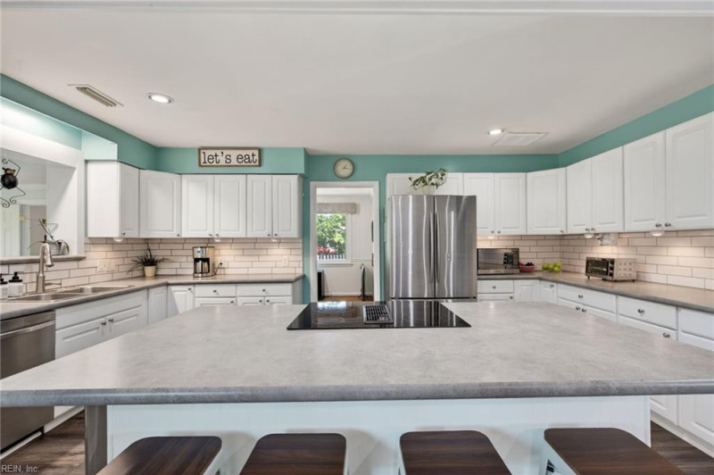 Photo 15 of 40 residential for sale in Virginia Beach virginia