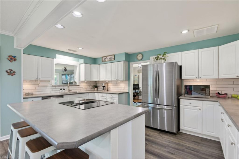 Photo 16 of 40 residential for sale in Virginia Beach virginia
