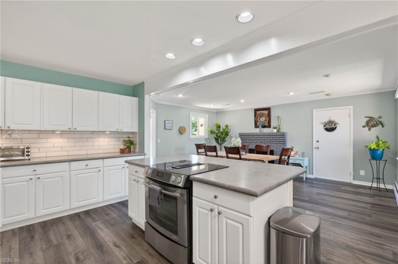 Photo 18 of 40 residential for sale in Virginia Beach virginia