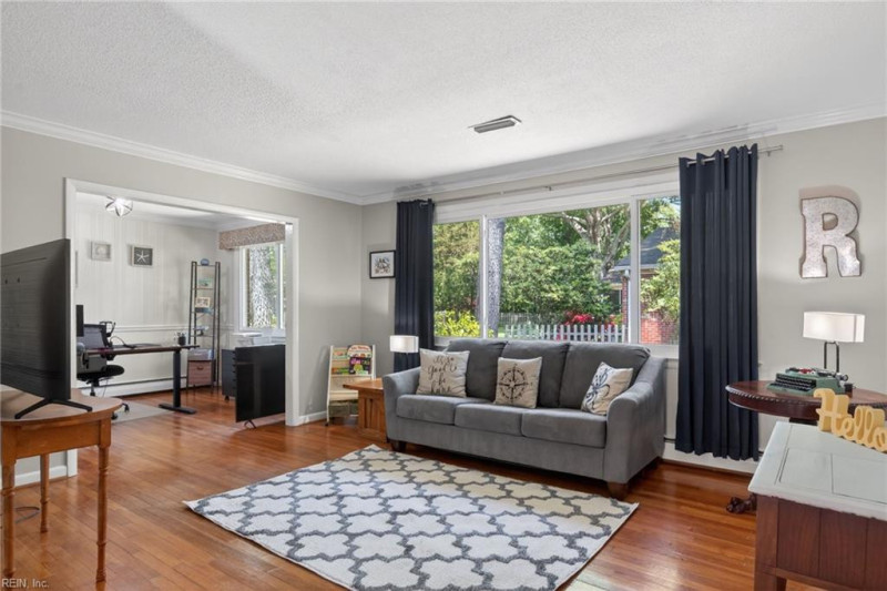 Photo 3 of 40 residential for sale in Virginia Beach virginia